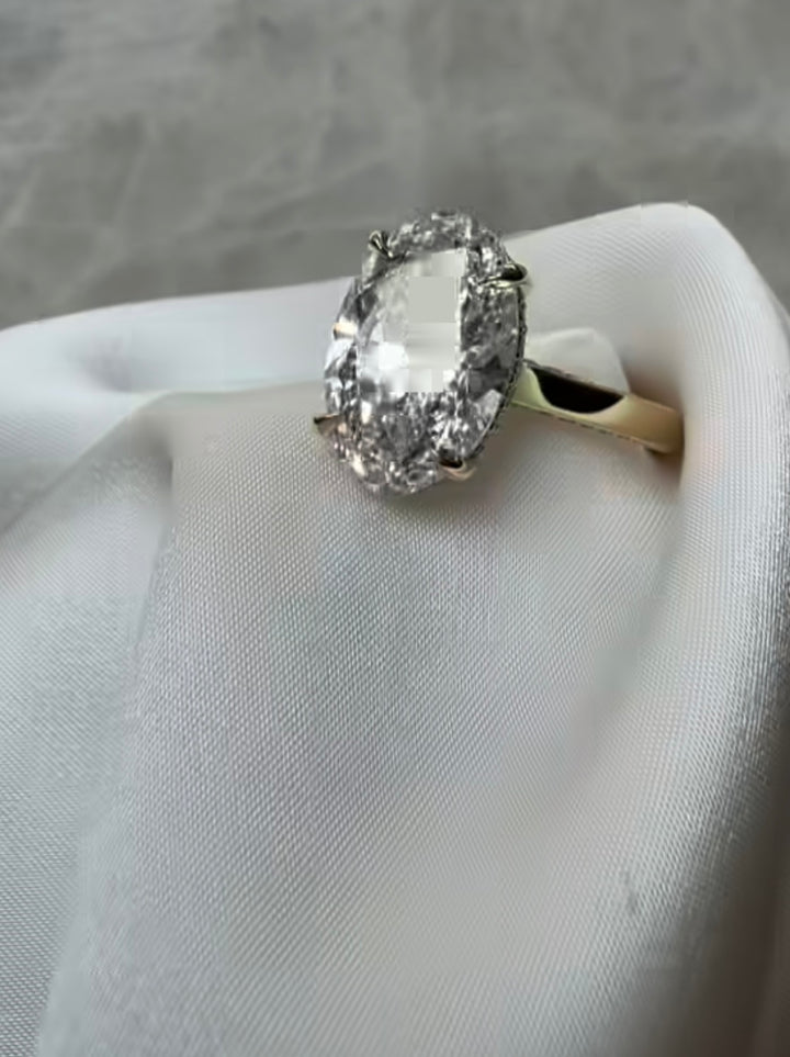 4 Ct Oval Regalia Band